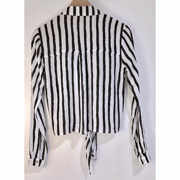 🌺Host Pick🌺Women’s Forever 21 Blouse - Picture 7 of 7